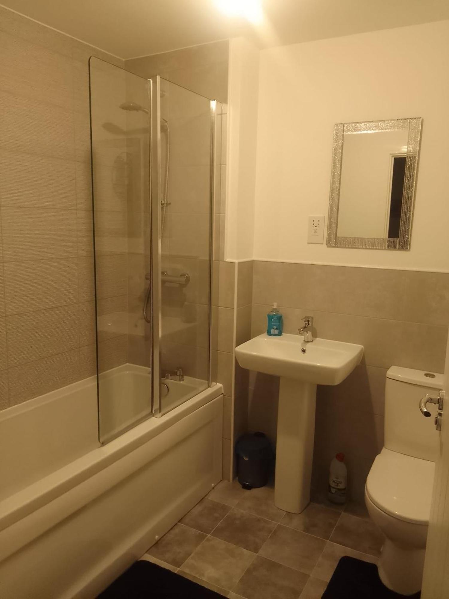 Ideal Home & Cottage Inviting 4 Bedroom Apartments วอลซอลล์ ภายนอก รูปภาพ